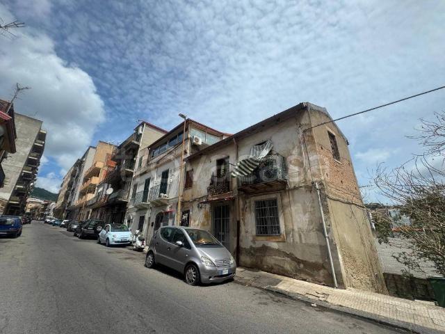 Vendesi bilocale a Messina via Palermo, 486, Giostra