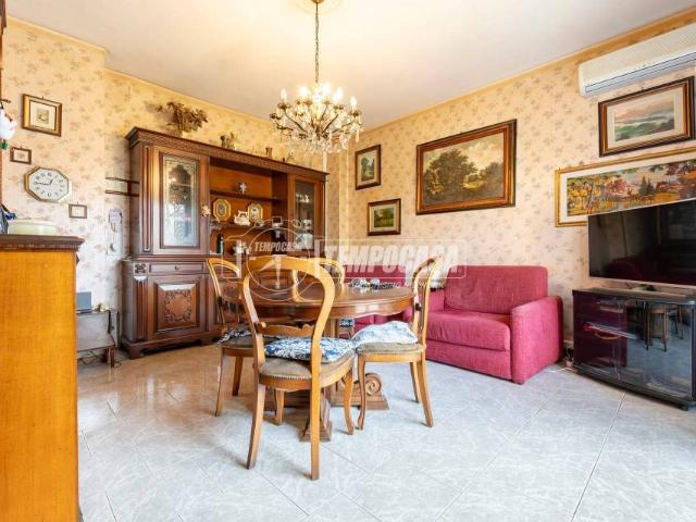 Vendesi bilocale a Milano via degli Astri 22, Primaticcio