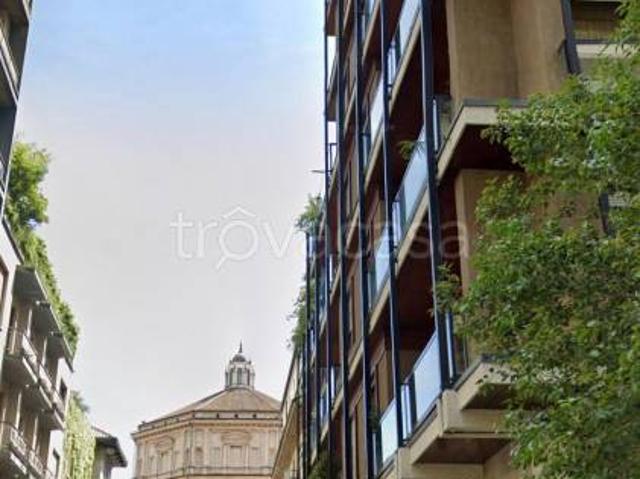 Vendesi bilocale a Milano via Livorno, Palestro