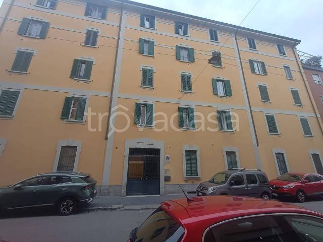 Vendesi bilocale a Milano via Monte Palombino, 11, Santa Giulia