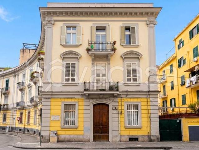 Vendesi bilocale a Napoli piazza Gaetano Salvemini, Bagnoli