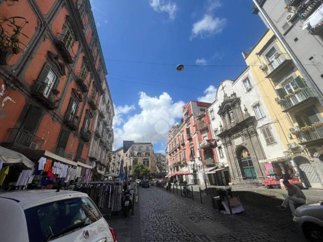 Vendesi bilocale a Napoli via Vincenzo de Monte, 1, Sanità