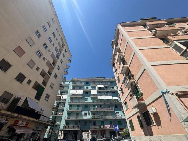 Vendesi bilocale a Napoli via Francesco Fracanzano, Vomero