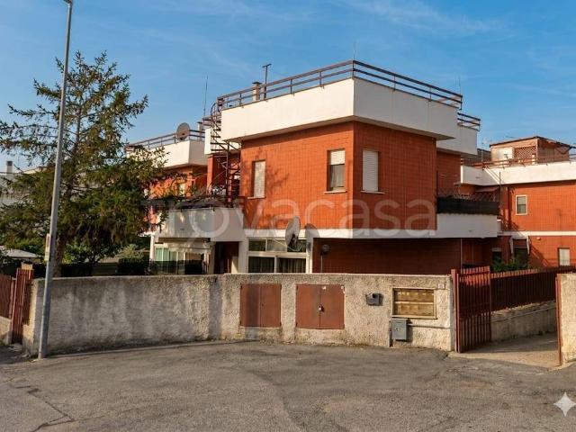 Vendesi bilocale a Santa Marinella via Vetulonia