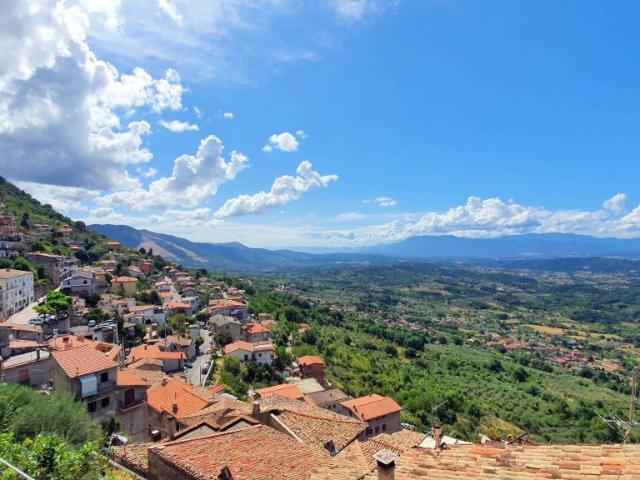 Vendesi bilocale a Serrone