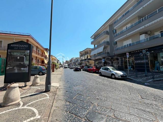 Vendesi bilocale a Pollena Trocchia viale Italia