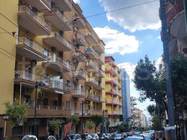 Vendesi bilocale a Portici via Libertà, 206