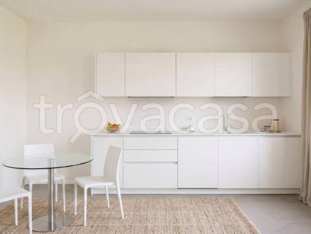 Vendesi bilocale a Pavia via Villa Jemoli, 12, San Giovannino Pompieri