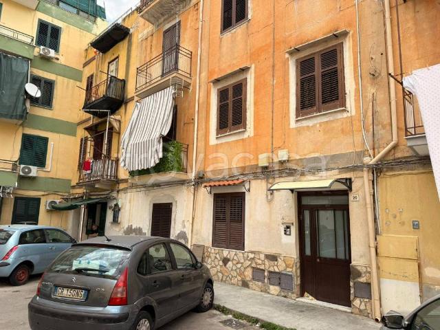 Vendesi bilocale a Palermo via Nervesa, Montegrappa