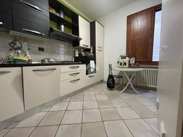 Vendesi bilocale a Perugia via del Salto, 11, Centro Storico