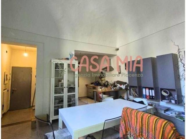 Vendesi bilocale a Piacenza via Beverora, Via Taverna Ospedale