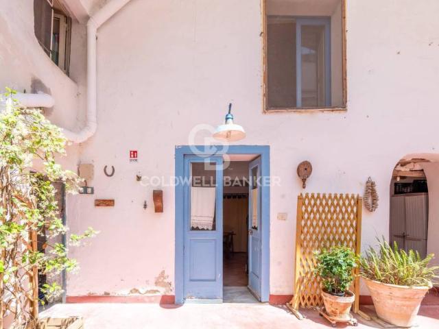 Vendesi bilocale a Procida via Roma