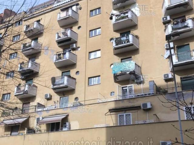Vendesi bilocale a Roma via Giuseppe Arimondi, 8, Casal Bertone