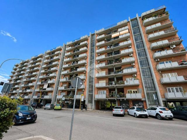 Vendesi bilocale a Roma via Davide Campari, 164, Tor Tre Teste Torre Maura