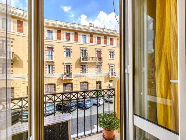 Vendesi bilocale a Roma via delle alpi, 27, Trieste Coppedè