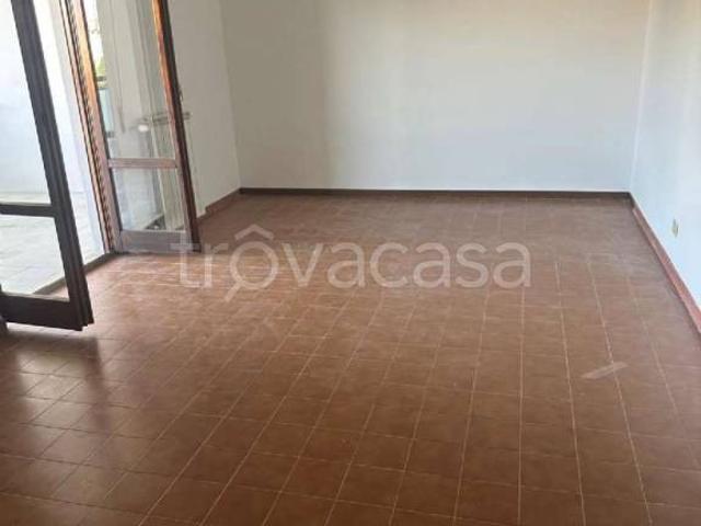 Vendesi bilocale a Roma via Fiume Bianco, Torrino