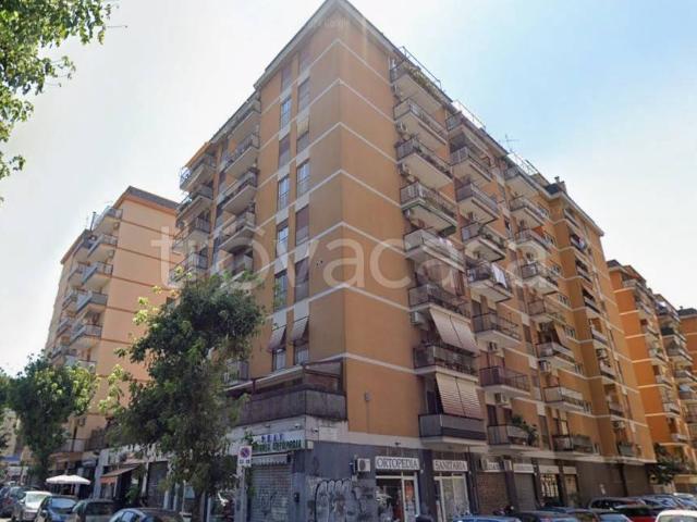 Vendesi bilocale a Roma via Latisana, 30, Villa Gordiani