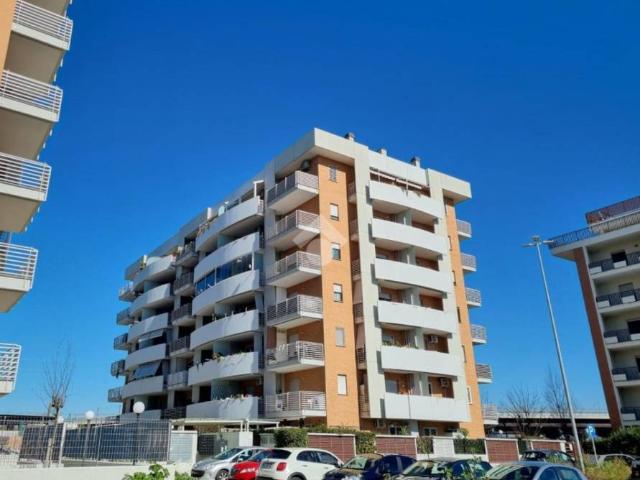Vendesi bilocale a Roma via Luigi Crocco, 28, Ponte di Nona
