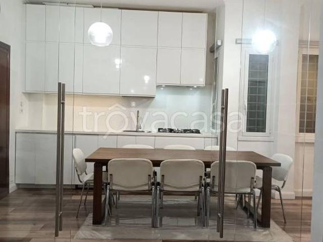 Vendesi bilocale a Roma via Santa Bernadette, Baldo degli Ubaldi