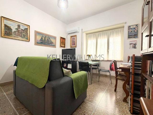 Vendesi bilocale a Roma via Tuscolana, 923, Cinecittà