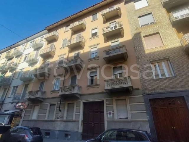 Vendesi bilocale a Torino via capelli 40, Parella