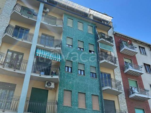 Vendesi bilocale a Torino via Osasco, 22, San Paolo