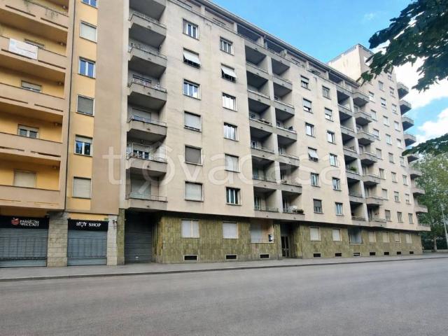 Vendesi bilocale a Torino via San Marino, 41, Santa Rita