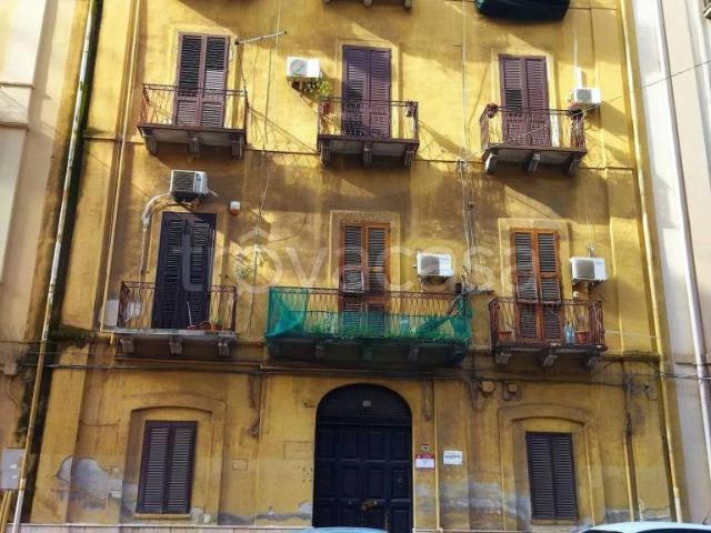 Vendesi bilocale a Taranto via Domenico Acclavio, 86, Borgo