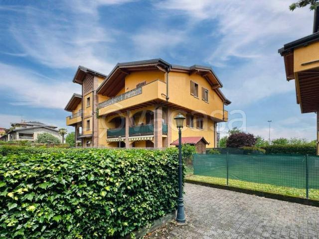 Vendesi bilocale a Trezzano Rosa via Alcide De Gasperi, 30