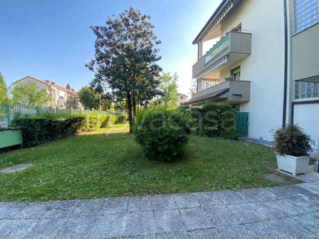 Vendesi bilocale a Villasanta piazza Antonio Canova, 1