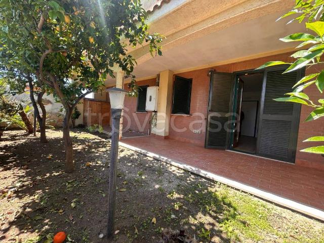 Vendesi bilocale ad Anzio via Rea Silvia, 70, Villa Claudia