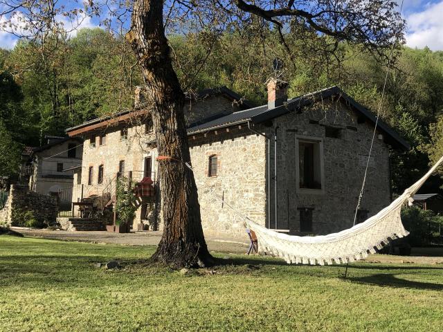 Vendesi casa in pietra ristrutturata 250m² Valloriate
