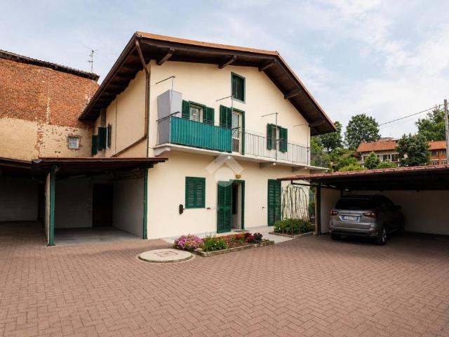 Vendesi casa indipendente a Cossato via Dante Alighieri, 75