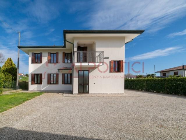 Vendesi casa indipendente a Camponogara via venticinque aprile, Prozzolo