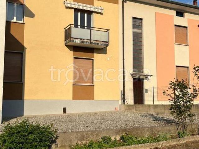 Vendesi casa indipendente a Cantù