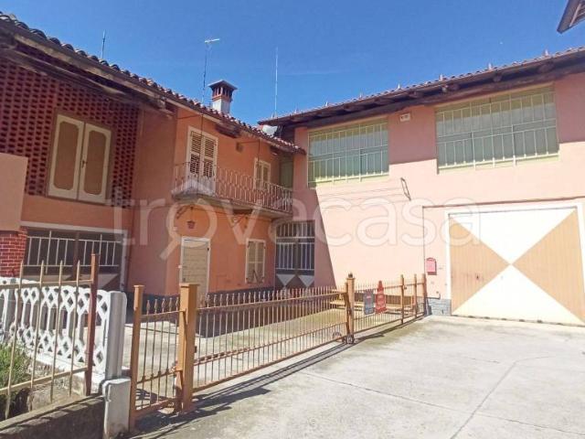 Vendesi casa indipendente a Carrù