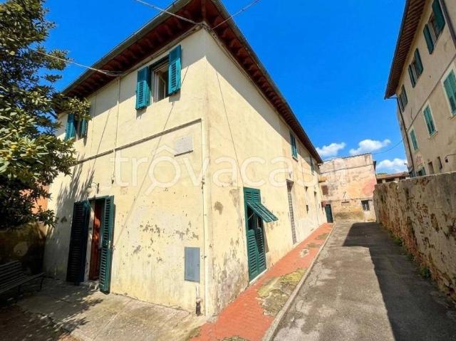 Vendesi casa indipendente a Casciana Terme Lari