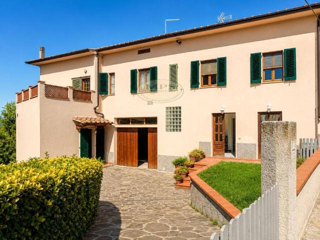 Vendesi casa indipendente a Casciana Terme Lari via Colle, 3
