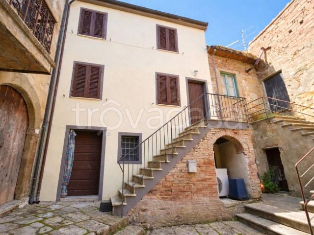 Vendesi casa indipendente a Casciana Terme Lari via Roma, 96