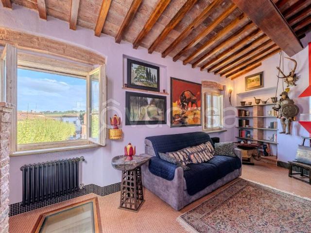 Vendesi casa indipendente a Casciana Terme Lari via V. Lischi