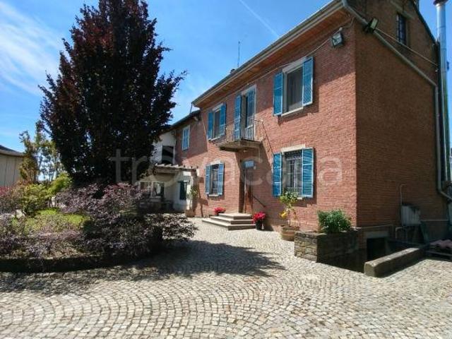 Vendesi casa indipendente a Casal Cermelli via dei Boschi, 39