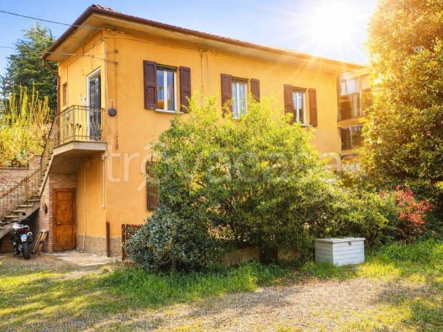 Vendesi casa indipendente a Casalecchio di Reno
