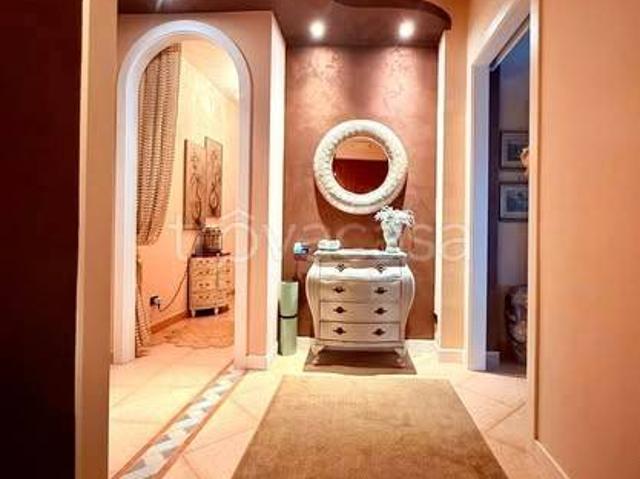 Vendesi casa indipendente a Cassano delle Murge via Giovanni Pascoli