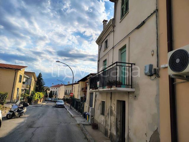 Vendesi casa indipendente a Castel Frentano via Ovidio Publio Nasone