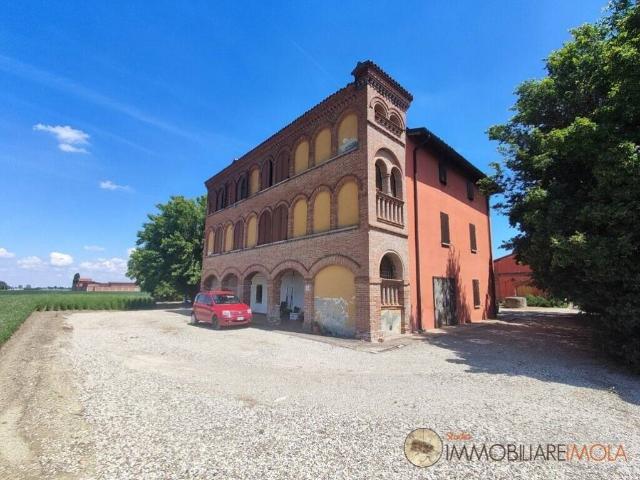 Vendesi casa indipendente a Castel Guelfo di Bologna