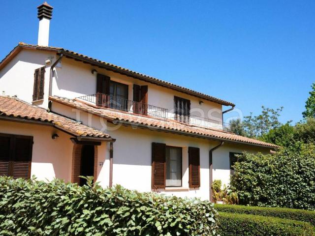 Vendesi casa indipendente a Castelfiorentino
