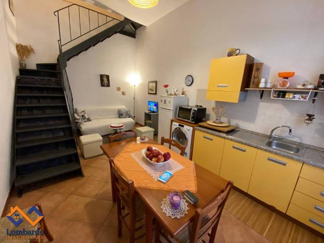 Vendesi casa indipendente a Castellammare del Golfo via Guglielmo Marconi