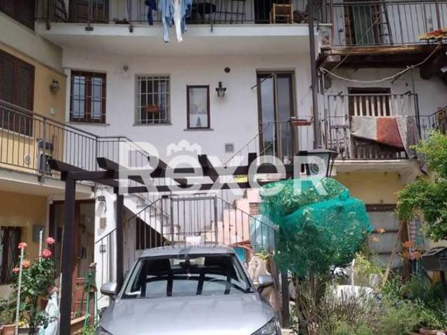 Vendesi casa indipendente a Castelletto sopra Ticino via Brabbia
