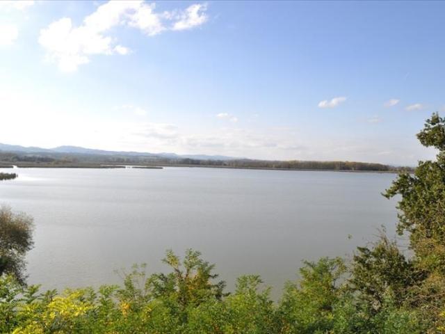 Vendesi casa indipendente a Castiglione del Lago