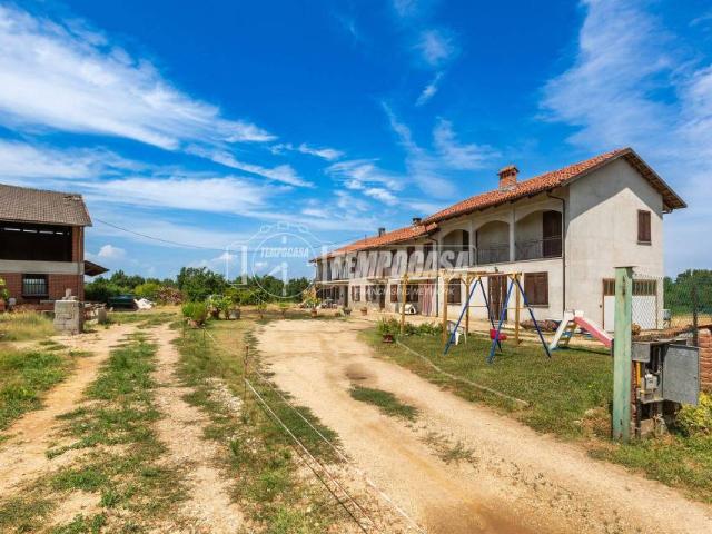 Vendesi casa indipendente a Cellarengo strada Provinciale 16 34